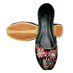 Alternative view of Noorani Siyah